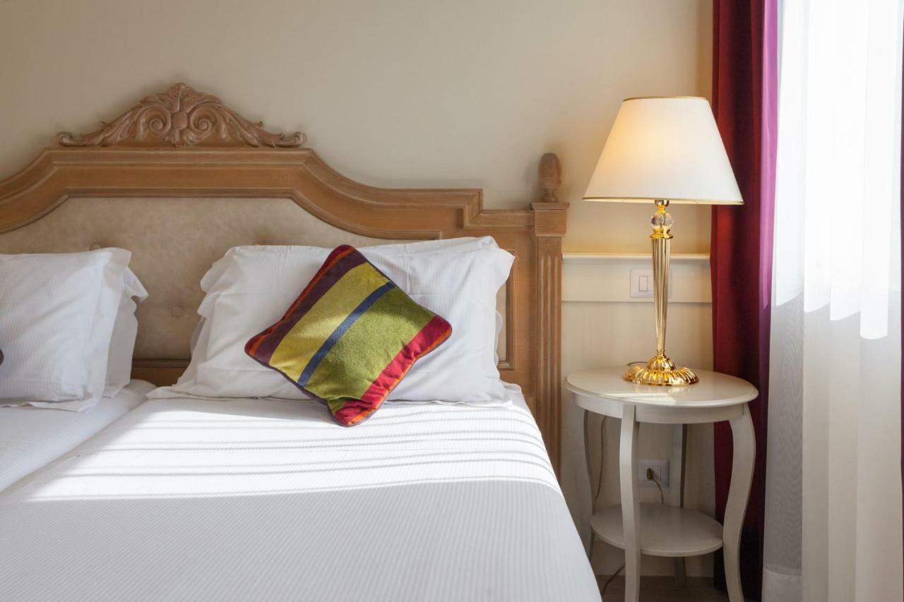Hotel Leon D'Oro Rovereto  Eksteriør billede