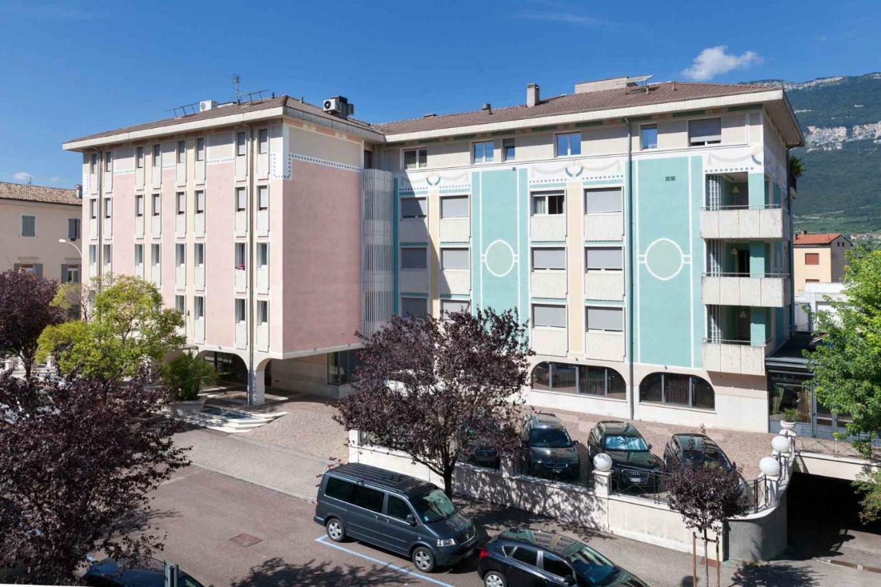 Hotel Leon D'Oro Rovereto  Eksteriør billede